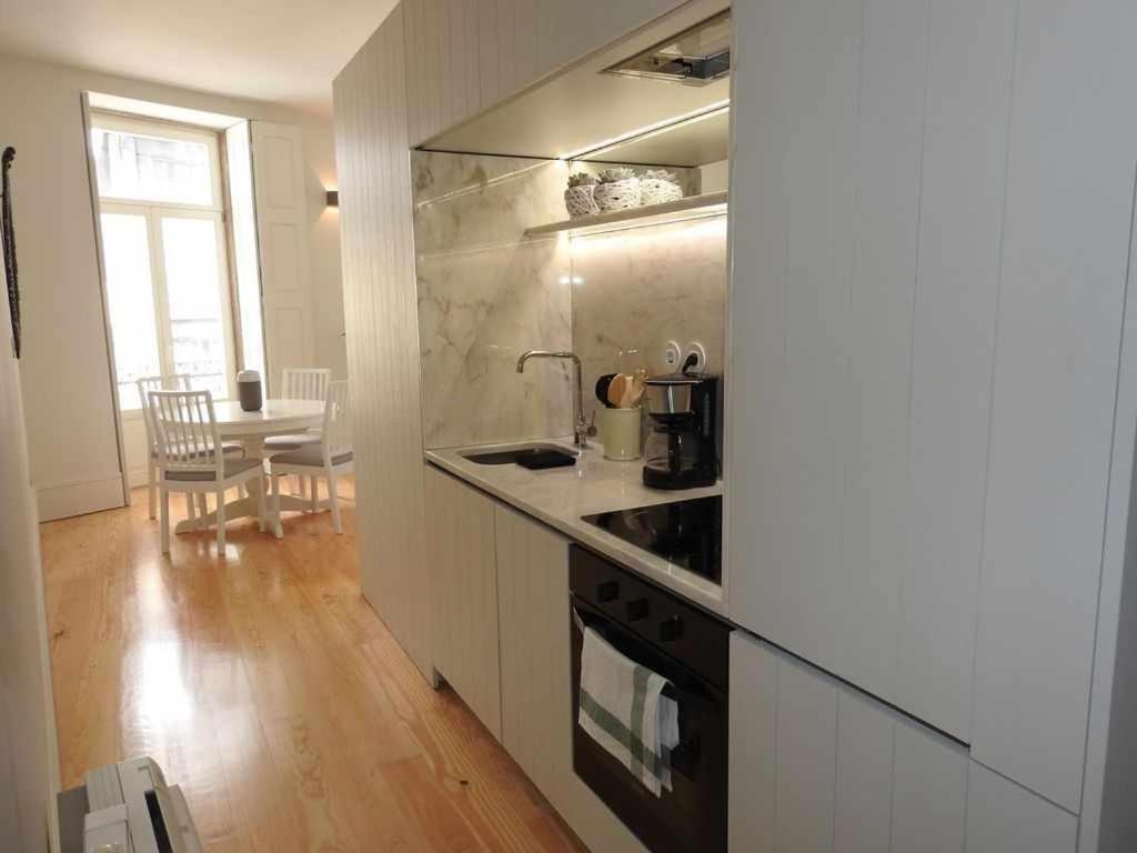 Oporto Delight 1 Luxury Apartment In Historic Center With Balcony Max 4 P Exterior photo